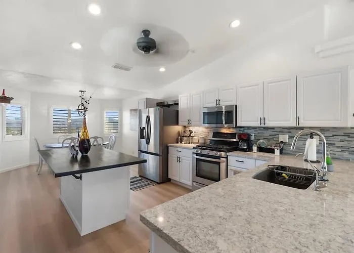 Pool Minutes To Havasu Sleeps 12 Holiday home Lake Havasu City