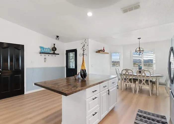 Holiday home Pool Minutes To Havasu Sleeps 12 Lake Havasu City