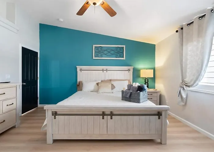 Pool Minutes To Havasu Sleeps 12 Lake Havasu City
