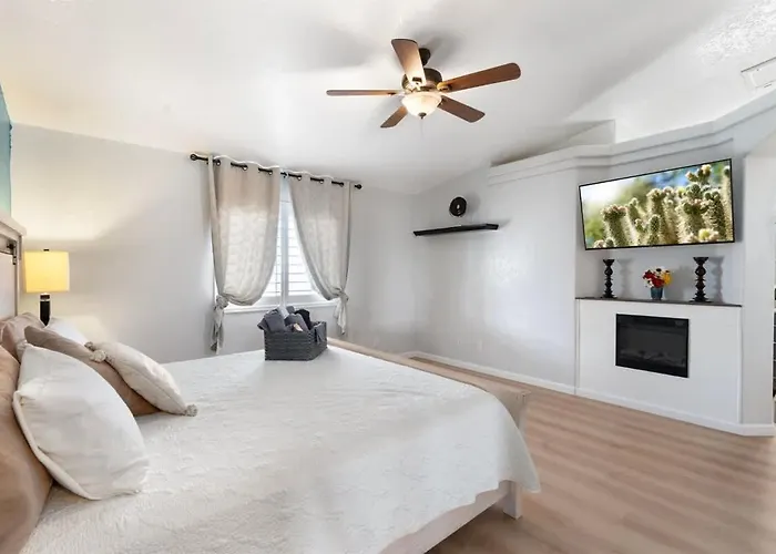 Pool Minutes To Havasu Sleeps 12 Holiday home Lake Havasu City