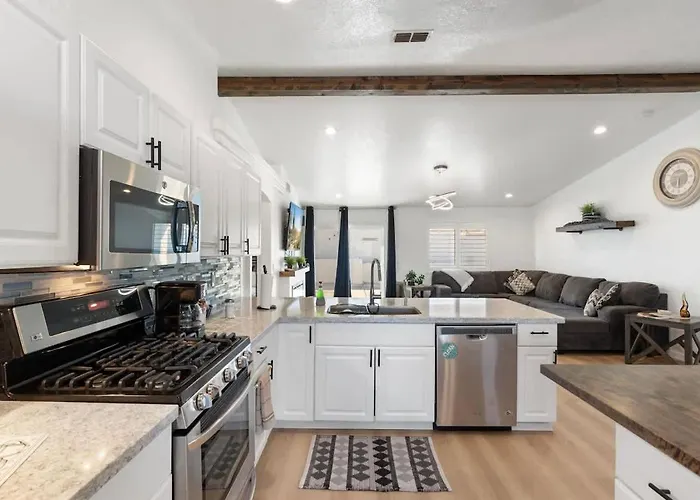 Pool Minutes To Havasu Sleeps 12 Holiday home Lake Havasu City