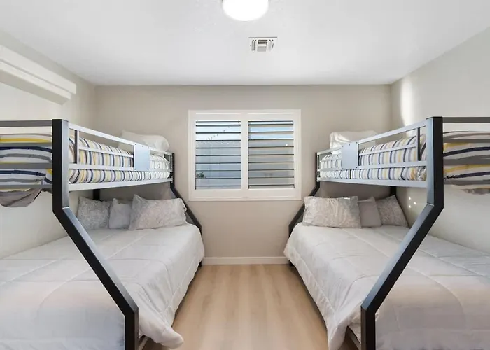 Holiday home Pool Minutes To Havasu Sleeps 12 *