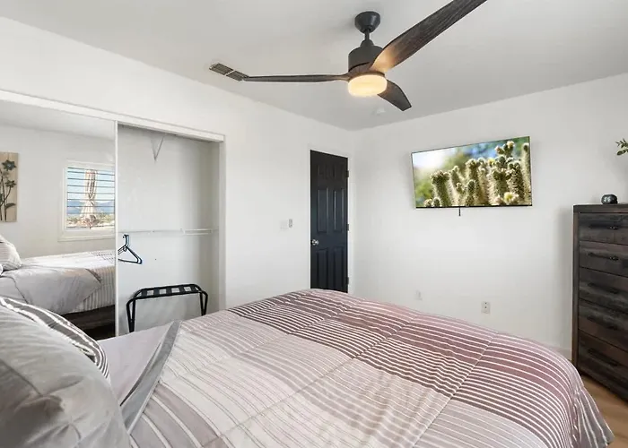 Holiday home Pool Minutes To Havasu Sleeps 12