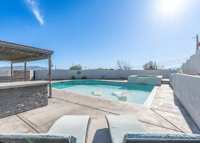 Pool Minutes To Havasu Sleeps 12 Holiday home