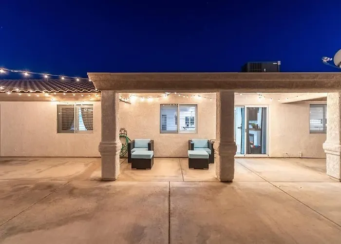 Pool Minutes To Havasu Sleeps 12 Holiday home *