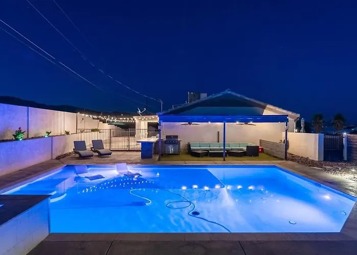 Pool Minutes To Havasu Sleeps 12 Holiday home *