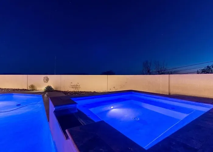 Holiday home Pool Minutes To Havasu Sleeps 12 *