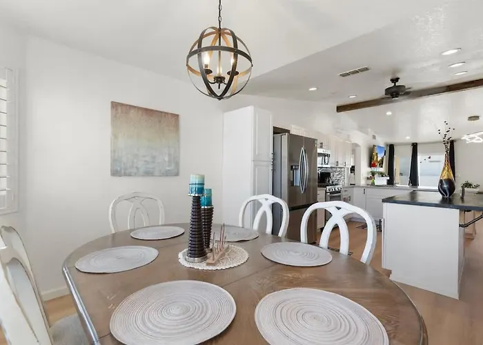 Pool Minutes To Havasu Sleeps 12 Holiday home Lake Havasu City