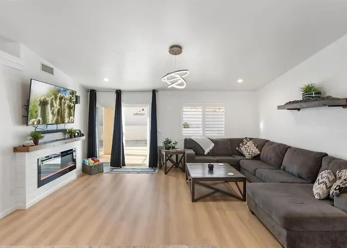 Pool Minutes To Havasu Sleeps 12 Lake Havasu City
